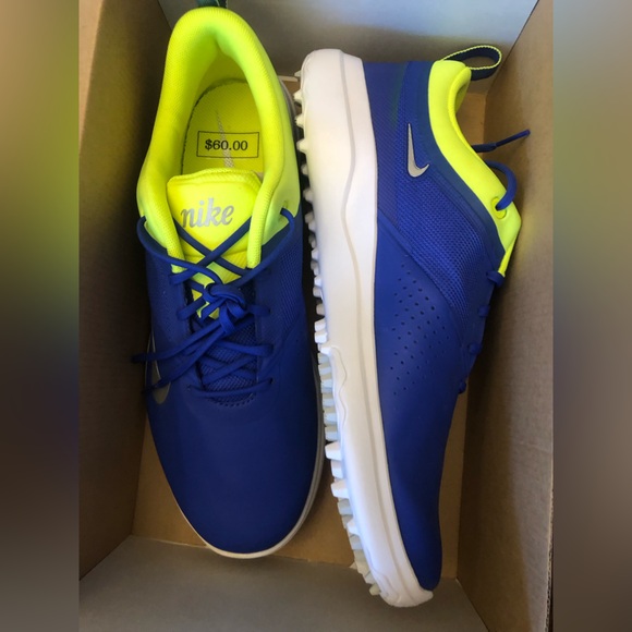 NWT NIKE WMNS 9.5 AKAMAI SNEAKERS - Picture 2 of 10